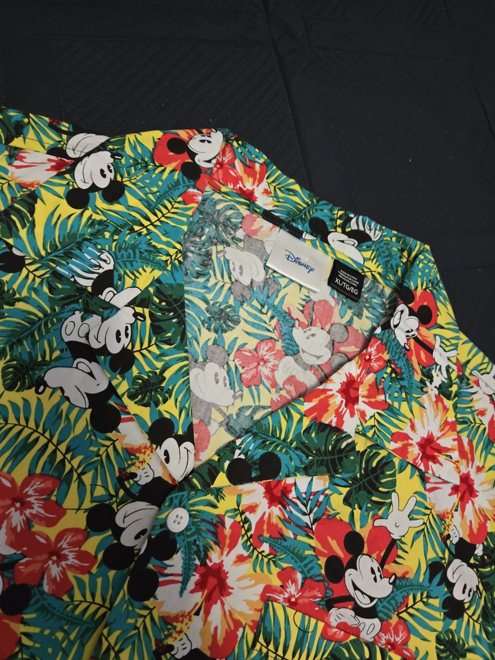 Disney Hawaiian Print Men’s Shirt - Yellow Tropical Mickey NWT size Xl